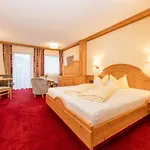 Aktiv & Vitalhotel Bergcristall Hotel 4*