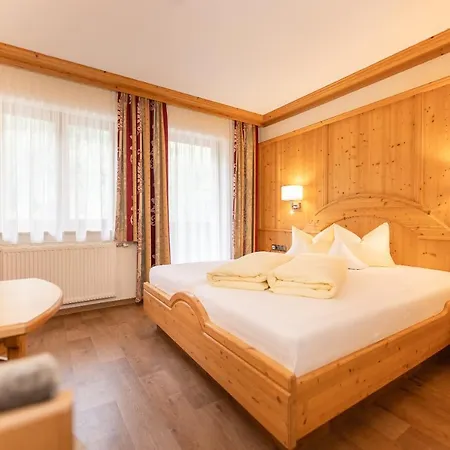 Aktiv & Vitalhotel Bergcristall 4* Neustift im Stubaital