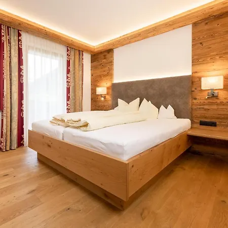 Aktiv & Vitalhotel Bergcristall 4* Neustift im Stubaital