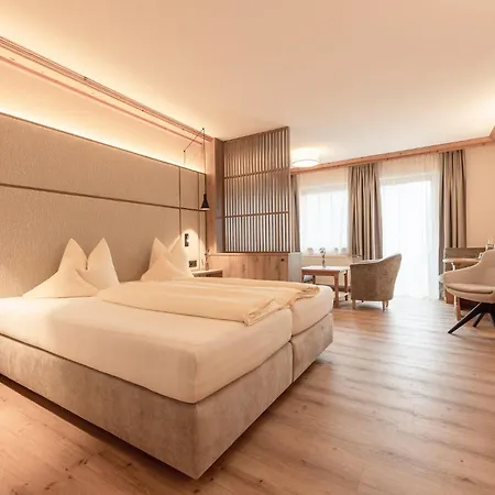 Aktiv & Vitalhotel Bergcristall Hotel 4*