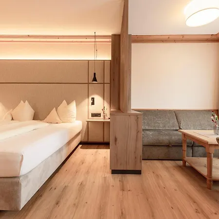 Hotel Aktiv & Vitalhotel Bergcristall 4*