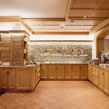 Aktiv & Vitalhotel Bergcristall מלון