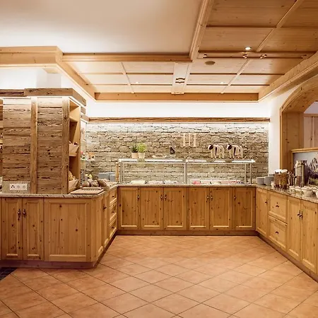 Aktiv & Vitalhotel Bergcristall 4*