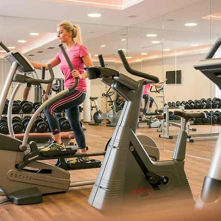 Отель Aktiv & Vitalhotel Bergcristall