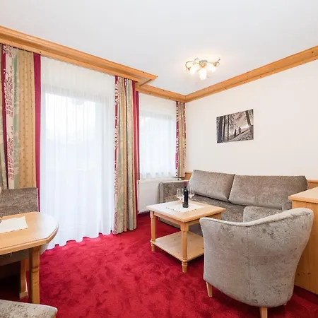 Отель Aktiv & Vitalhotel Bergcristall Нойштифт-им-Штубайталь