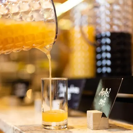 Aktiv & Vitalhotel Bergcristall ホテル ノイシュティフト・イム・シュトゥーバイタール