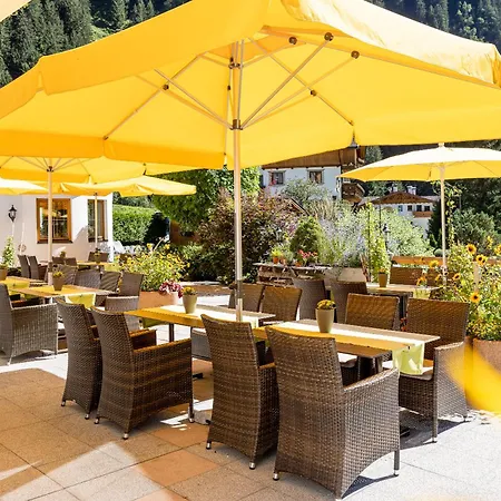 Aktiv & Vitalhotel Bergcristall ホテル ノイシュティフト・イム・シュトゥーバイタール