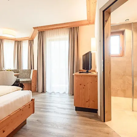 ホテル Aktiv & Vitalhotel Bergcristall 4*