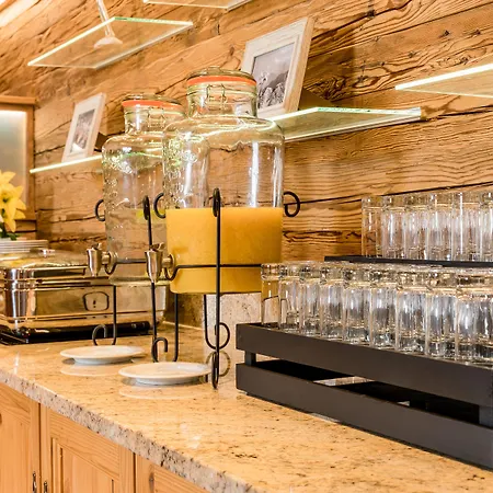 Aktiv & Vitalhotel Bergcristall 4* ノイシュティフト・イム・シュトゥーバイタール