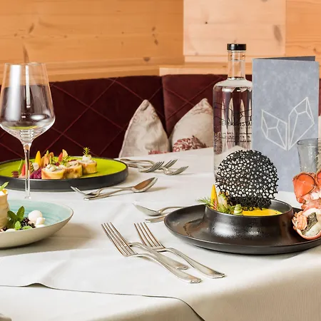 Aktiv & Vitalhotel Bergcristall ホテル 4*