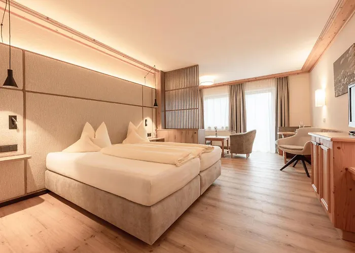 Aktiv & Vitalhotel Bergcristall Hotel 4*